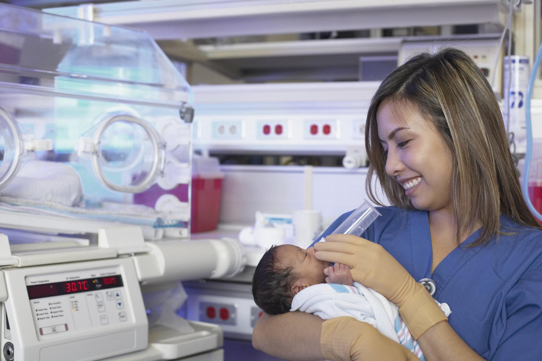 Steps to Become a Neonatal Nurse